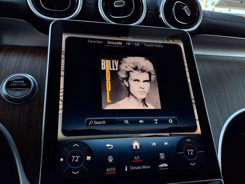 Used 2024 Mercedes-Benz GLC 300 4MATIC image 3