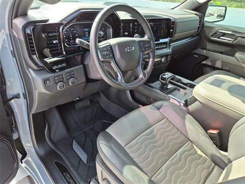 Used 2025 Chevrolet Silverado 1500 ZR2 w/ Technology Package image 13