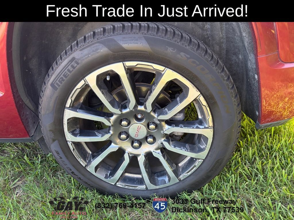 Used 2020 GMC Acadia Denali w/ Technology Package FWD image 6