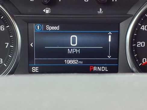 Used 2023 Chevrolet Equinox LT FWD image 17