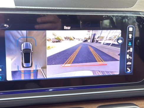 Used 2024 Mercedes-Benz GLE 450 4MATIC image 43