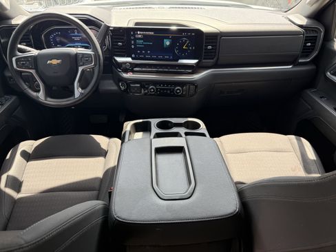Used 2025 Chevrolet Silverado 1500 LT RWD image 13