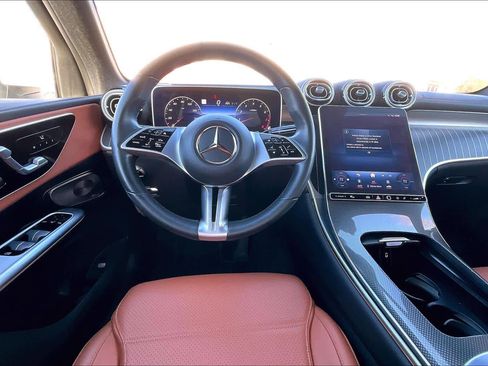 Used 2023 Mercedes-Benz GLC 300 GLC 300 image 5