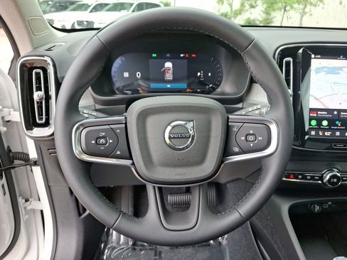 New 2026 Volvo XC40 B5 Ultra w/ Protection Package Premier image 9