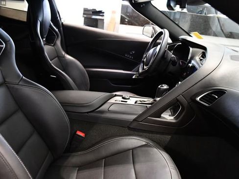 Used 2015 Chevrolet Corvette Z06 w/ Z07 Performance Package image 24