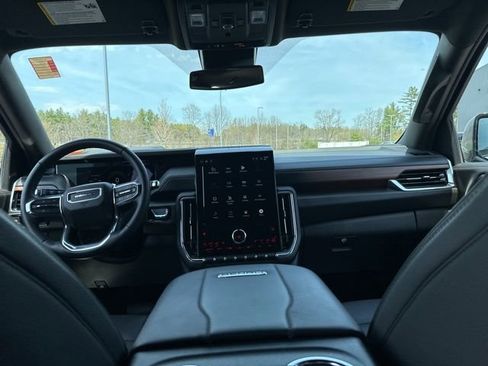 Used 2025 GMC Yukon Denali AWD/4WD image 19