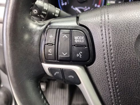 Used 2019 Toyota Highlander Limited AWD/4WD image 32