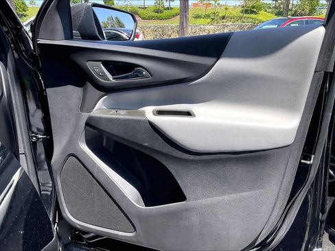 Used 2023 Chevrolet Equinox LS w/ LS Convenience Package image 23