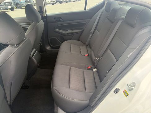Used 2025 Nissan Altima 2.5 SV FWD image 24
