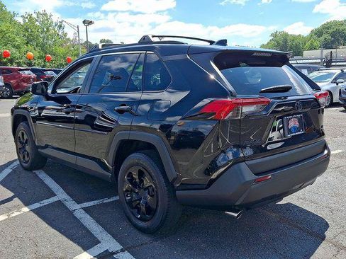 Certified 2021 Toyota RAV4 LE AWD/4WD image 3
