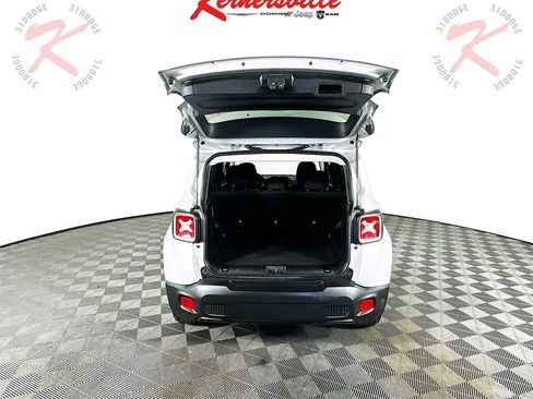 Used 2021 Jeep Renegade Latitude image 28