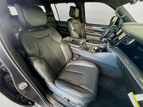 Used 2022 Jeep Wagoneer Series III w/ Convenience Group I image 15