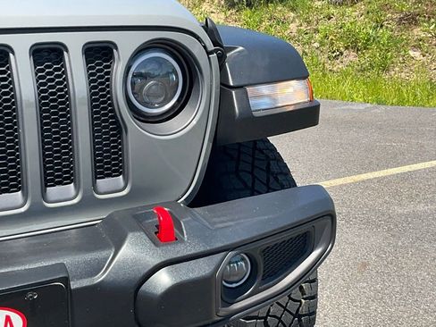 Used 2023 Jeep Wrangler Unlimited Rubicon w/ Cold Weather Group AWD/4WD image 2