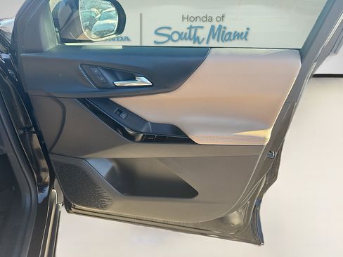 Used 2025 Chevrolet Equinox ACTIV w/ Safety and Technology Package image 34