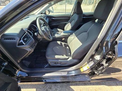 Used 2023 Toyota Camry LE image 9