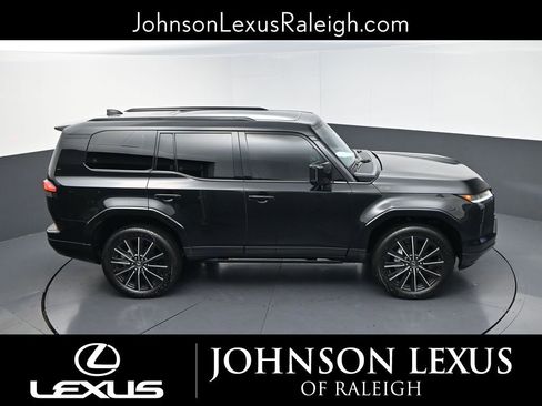 Certified 2025 Lexus GX 550 w/ Cold Area Package image 30