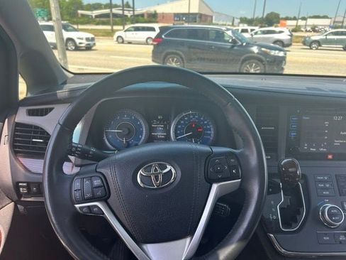 Used 2016 Toyota Sienna Limited Premium w/ Protection Package AWD/4WD image 17
