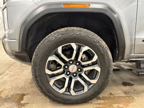 Used 2024 GMC Canyon AT4 w/ Technology Package AWD/4WD image 9