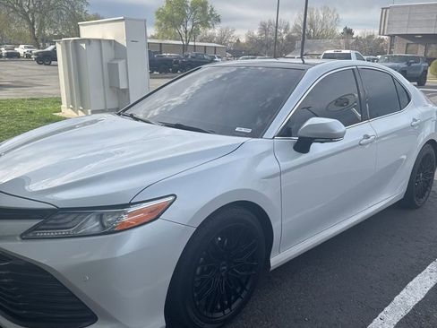 Used 2018 Toyota Camry XLE w/ Audio Package image 2