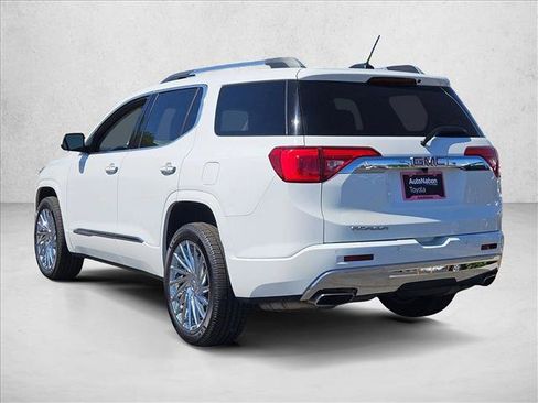 Used 2019 GMC Acadia Denali w/ Technology Package FWD image 9