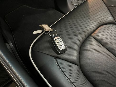 Used 2025 Chrysler Pacifica Limited image 22