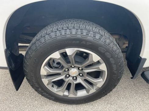 Used 2024 Chevrolet Silverado 1500 High Country AWD/4WD image 33