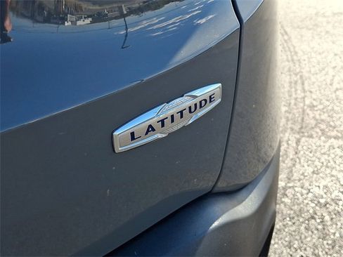 Used 2021 Jeep Renegade Latitude image 30