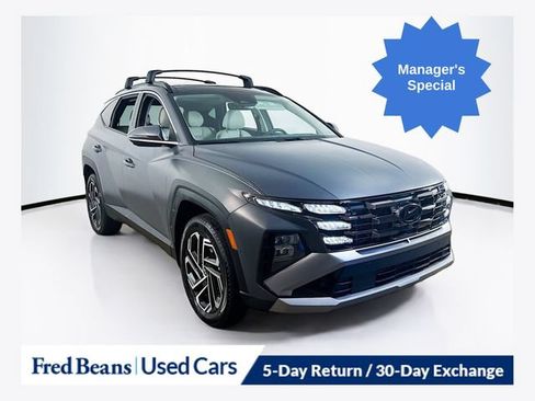 Certified 2025 Hyundai Tucson Limited AWD/4WD image 1