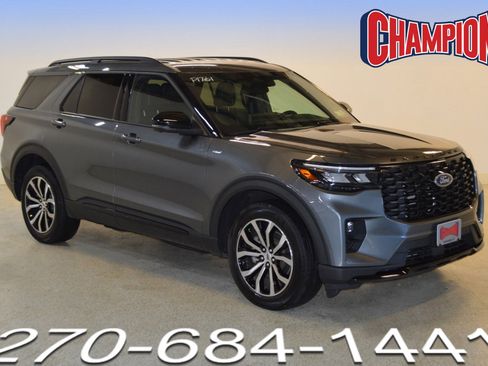 Certified 2025 Ford Explorer ST-Line image 1