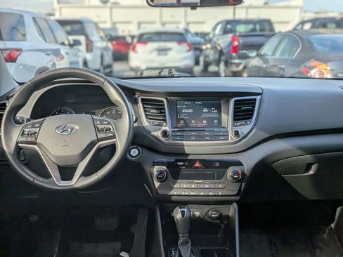 Used 2018 Hyundai Tucson Sport image 19