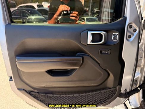 Used 2018 Jeep Wrangler Unlimited Sport S AWD/4WD image 21