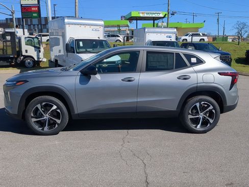 New 2026 Chevrolet Trax RS w/ Driver Confidence Package image 5