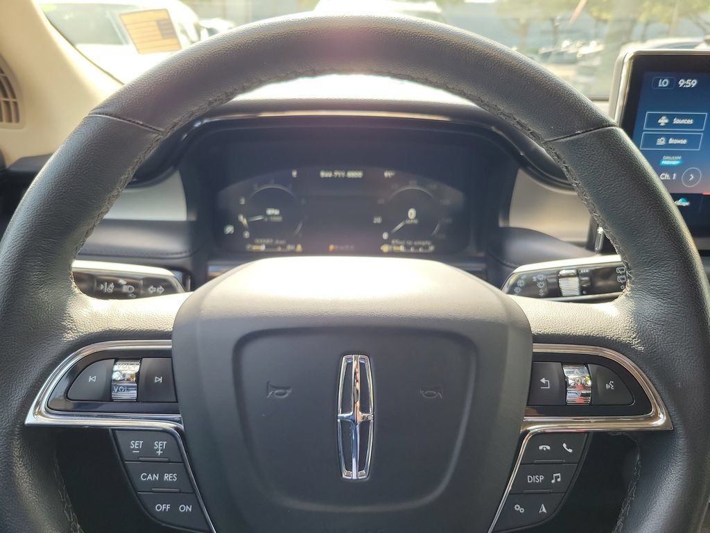 Used 2023 Lincoln Nautilus FWD w/ Premium Package image 20