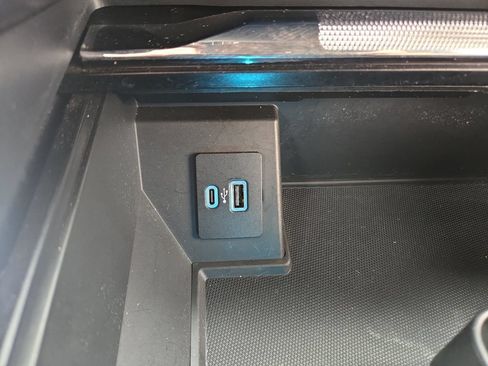 Used 2021 Ford F150 Lariat w/ Equipment Group 502A High AWD/4WD image 34