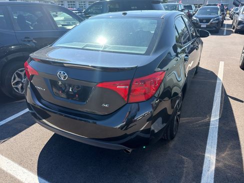 Used 2019 Toyota Corolla SE FWD image 4
