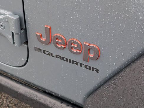 Used 2024 Jeep Gladiator Mojave w/ Convenience Group AWD/4WD image 15