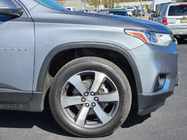 Used 2021 Chevrolet Traverse LT w/ LT Premium Package AWD/4WD image 10
