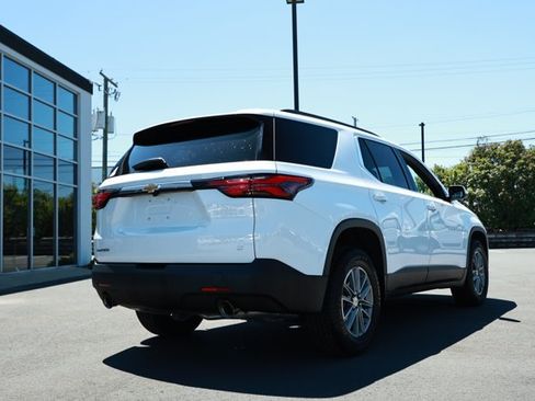 Used 2023 Chevrolet Traverse LT FWD image 6