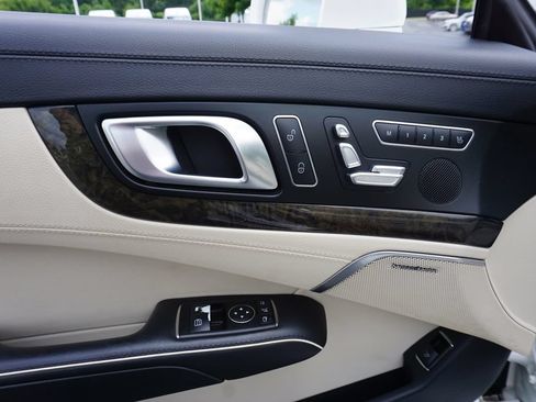 Used 2014 Mercedes-Benz SL 63 AMG image 13