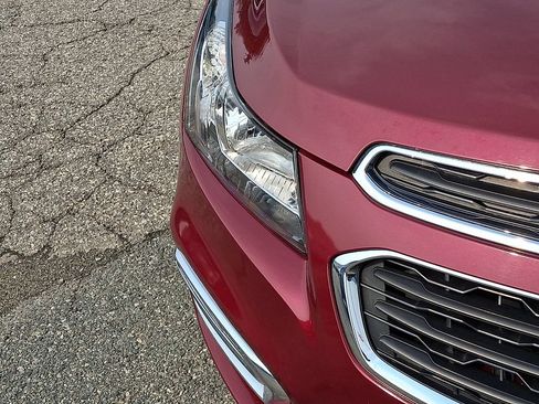 Used 2015 Chevrolet Cruze LT FWD image 14