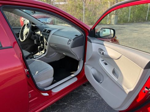 Used 2010 Toyota Corolla LE image 11