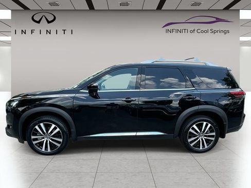 Used 2025 Nissan Pathfinder Platinum w/ Cargo Package FWD image 4