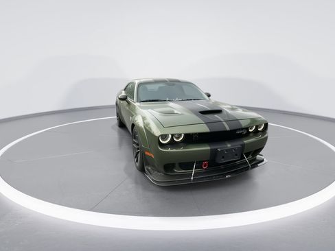 Used 2018 Dodge Challenger SRT Hellcat RWD image 3