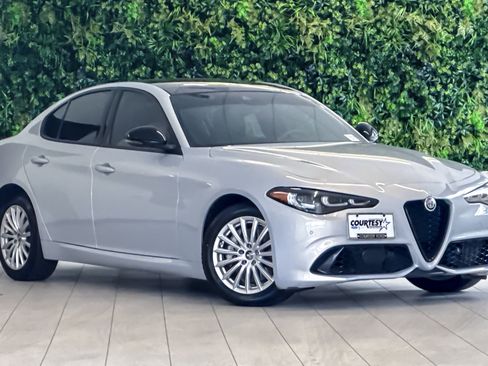 Used 2024 Alfa Romeo Giulia Sprint AWD/4WD image 1
