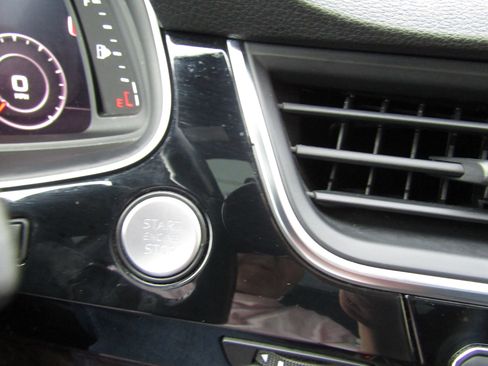 Used 2017 Audi Q7 3.0T Premium Plus w/ Premium Plus Package image 41