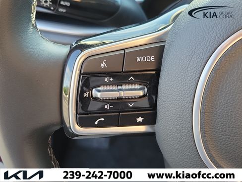 Certified 2025 Kia Sorento S w/ Panoramic Sunroof Package FWD image 26
