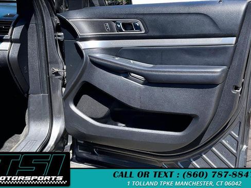 Used 2017 Ford Explorer XLT w/ Equipment Group 202A AWD/4WD image 23