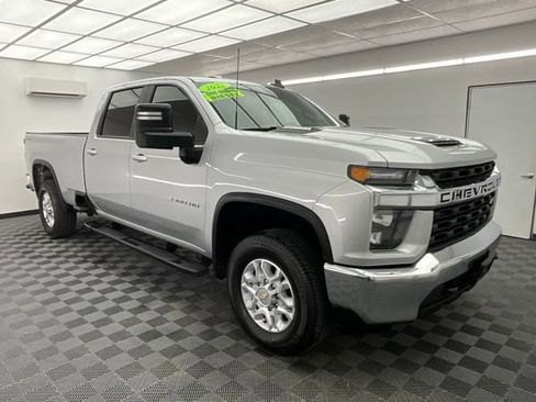 Used 2022 Chevrolet Silverado 3500 LT AWD/4WD image 3