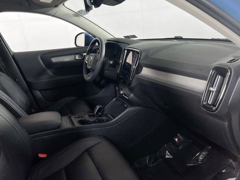 Used 2023 Volvo XC40 B5 Core w/ Convenience Package AWD/4WD image 27