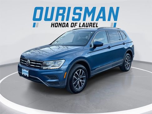 Used 2020 Volkswagen Tiguan SE w/ Panoramic Sunroof Package image 1